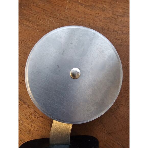 Oxo Large 3-1/4" Pizza Cutter/Wheel, Slicer w/Black Handle - Used - Picture 2 of 7